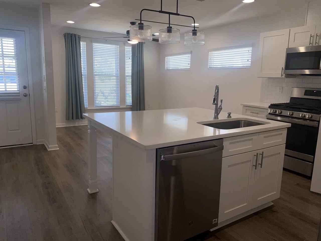 3611 Meadow Vista Ln - Photo 3 of 10