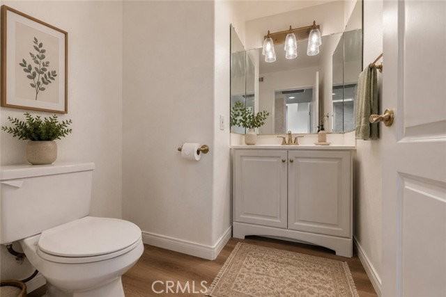 5807 Sylvia Ave - Photo 4 of 8