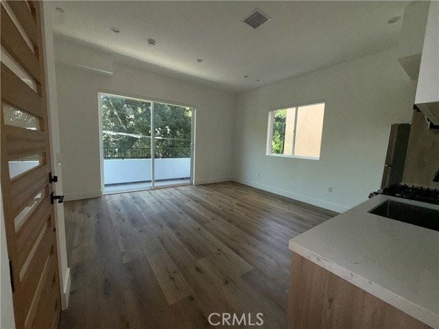 5044 Laurel Canyon Blvd - Photo 2 of 8