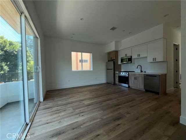 5044 Laurel Canyon Blvd - Photo 3 of 8