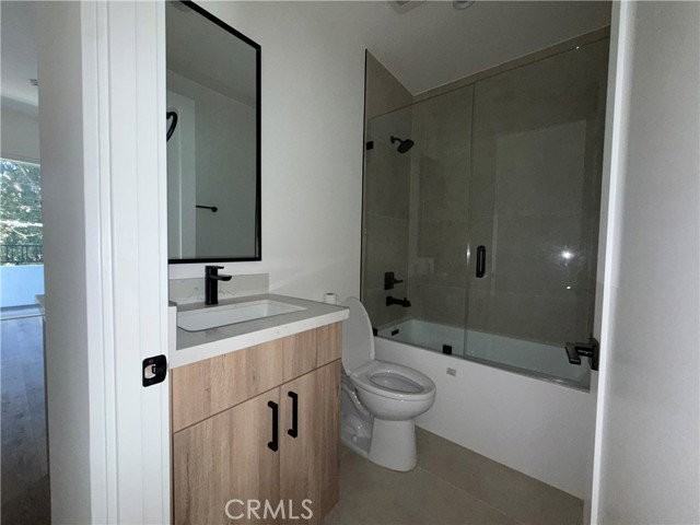 5044 Laurel Canyon Blvd - Photo 5 of 8