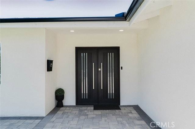 8963 Mclennan Ave - Photo 3 of 8