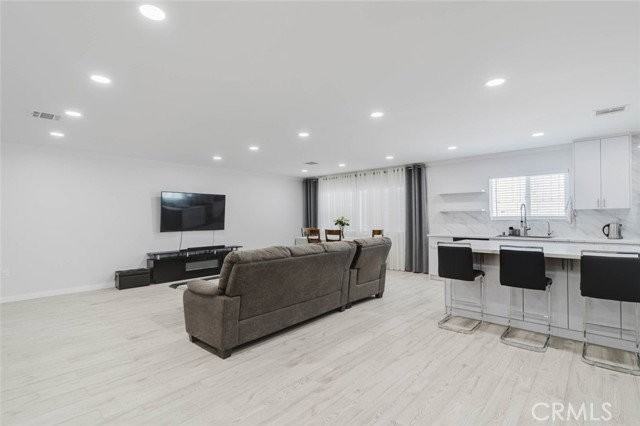 8963 Mclennan Ave - Photo 7 of 8