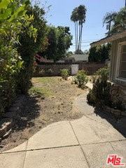 5136 Noble Ave - Photo 4 of 6