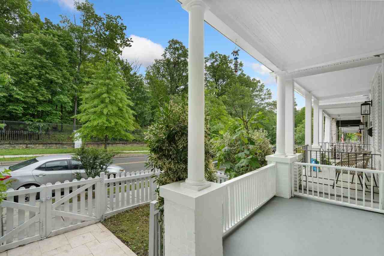 245 Rock Creek Church Rd Nw - Photo 5 of 50