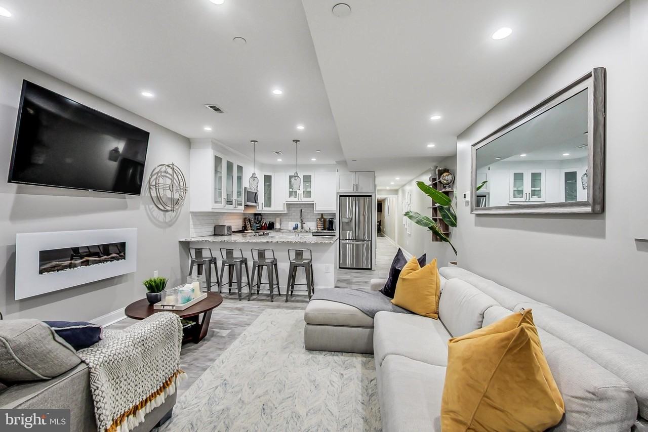 1343 Irving St Nw #2 - Photo 4 of 17
