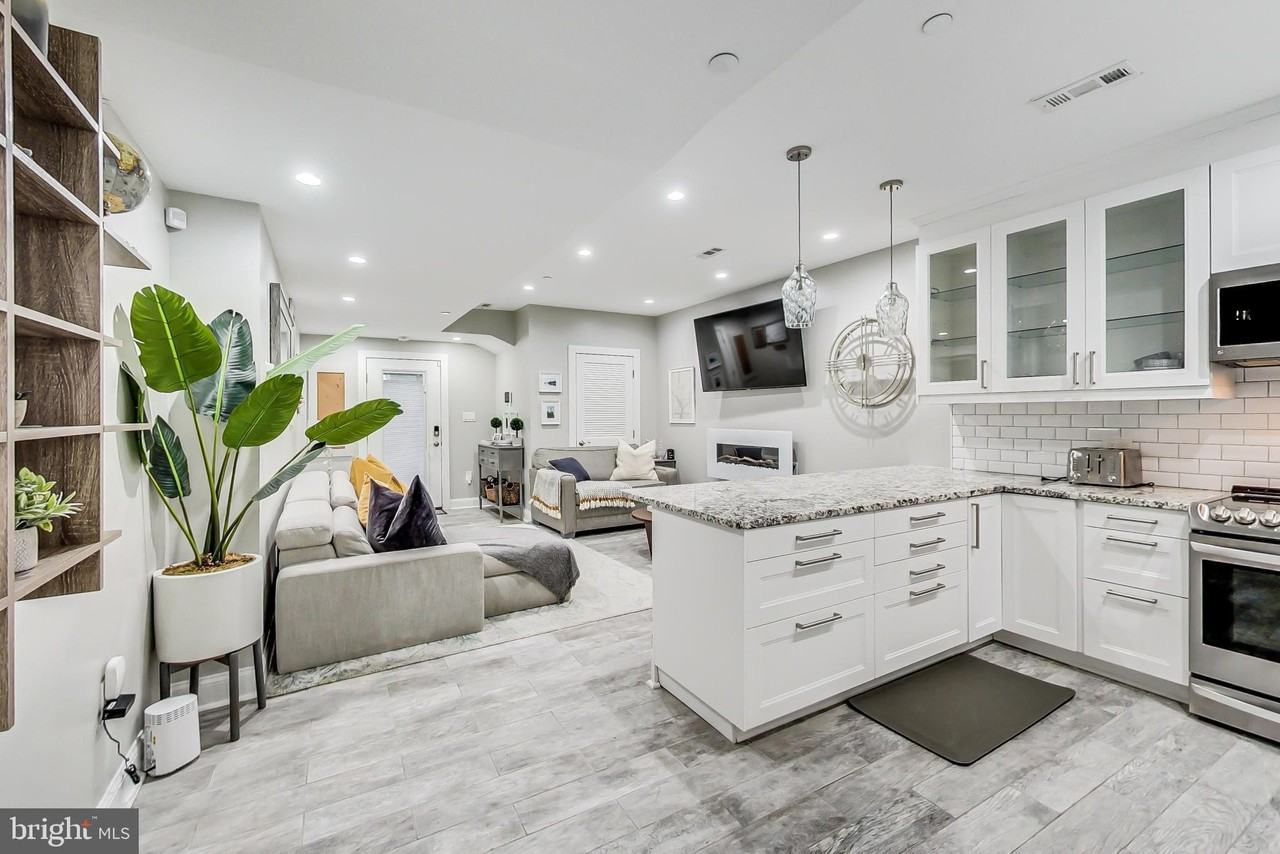 1343 Irving St Nw #2 - Photo 5 of 17