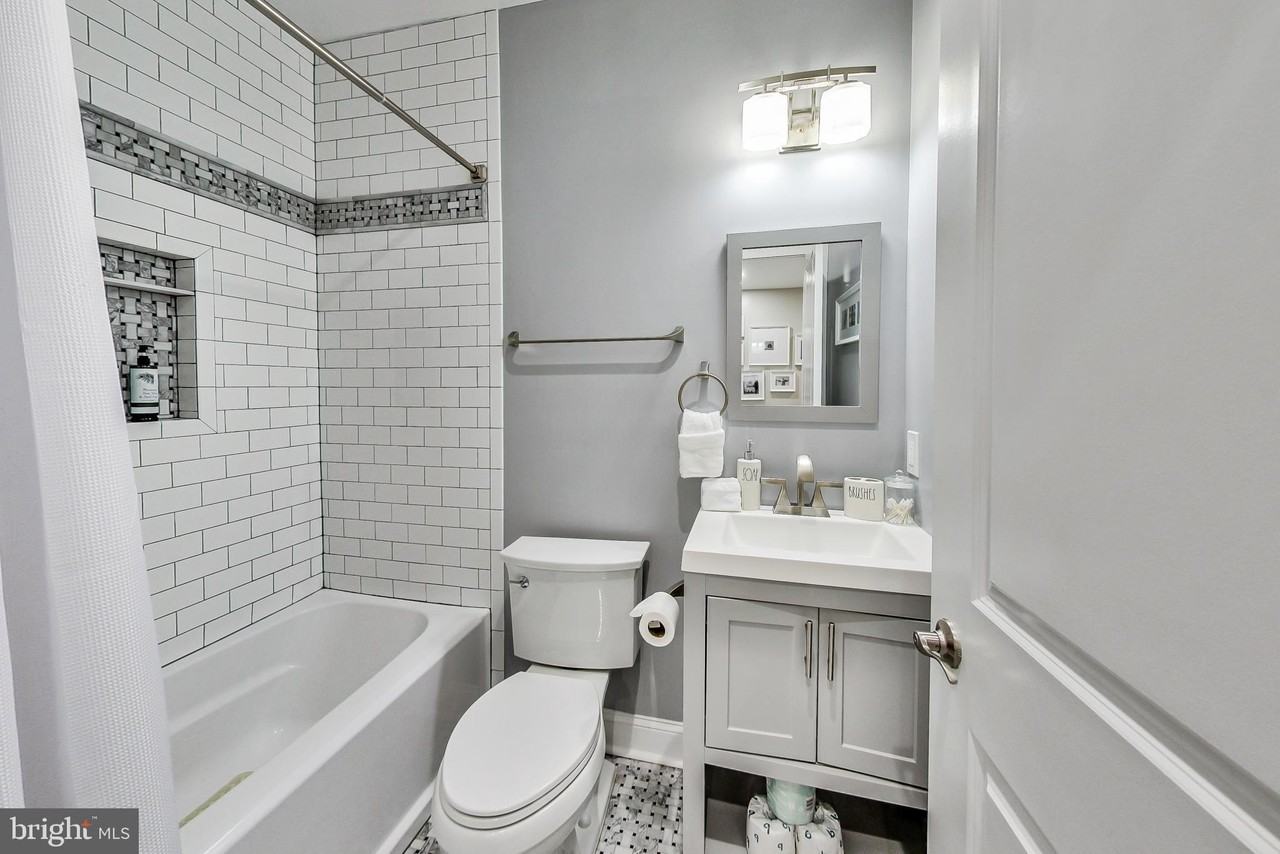 1343 Irving St Nw #2 - Photo 7 of 17