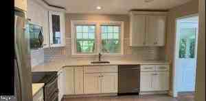 2410 Shellpot Dr - Photo 3 of 16