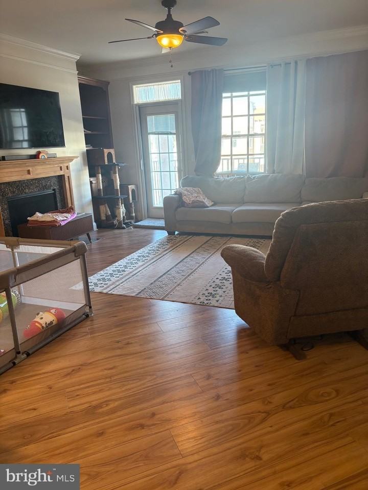 12001 Old Vine Blvd #305 - Photo 7 of 14