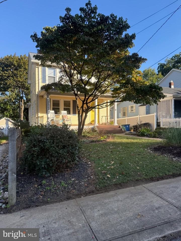 20 Locust Ave #B