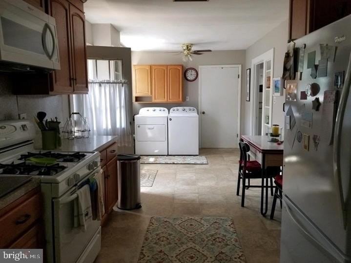20 Locust Ave #B - Photo 4 of 11