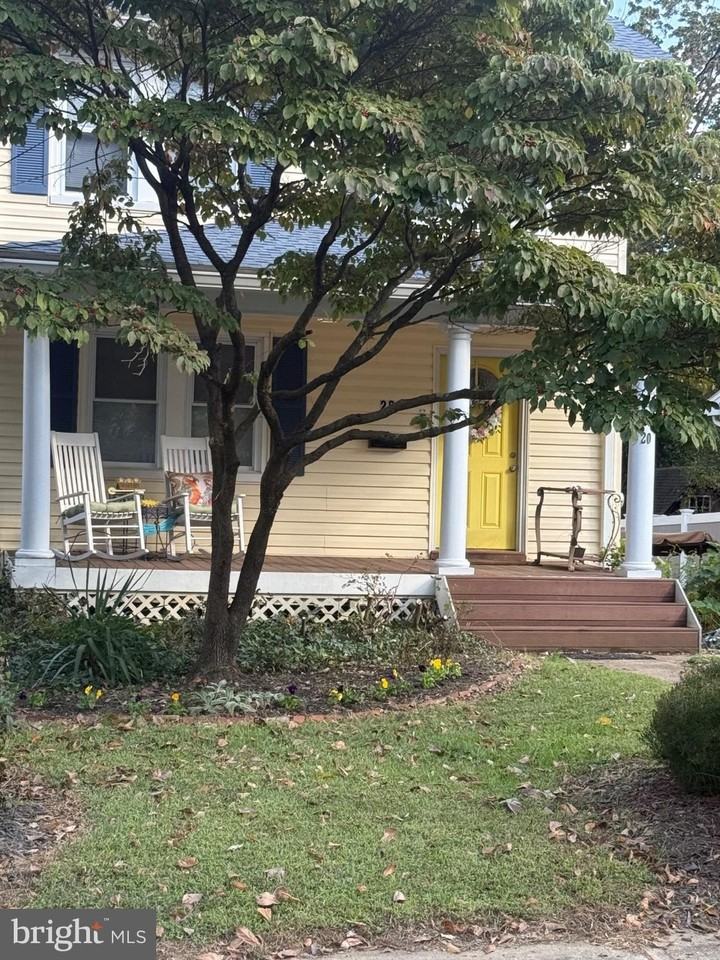 20 Locust Ave #B - Photo 5 of 19
