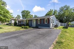 featured image of 8005 Woodholme Cir