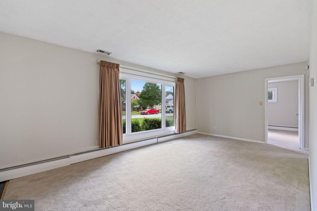 8005 Woodholme Cir - Photo 6 of 31