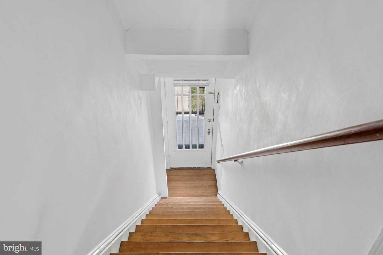 500 Park Ave #2E - Photo 4 of 23