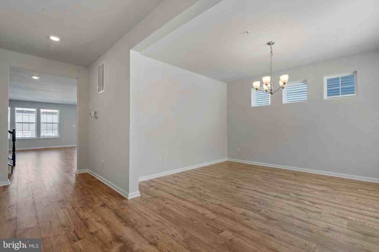 5713 Haller Pl - Photo 5 of 38
