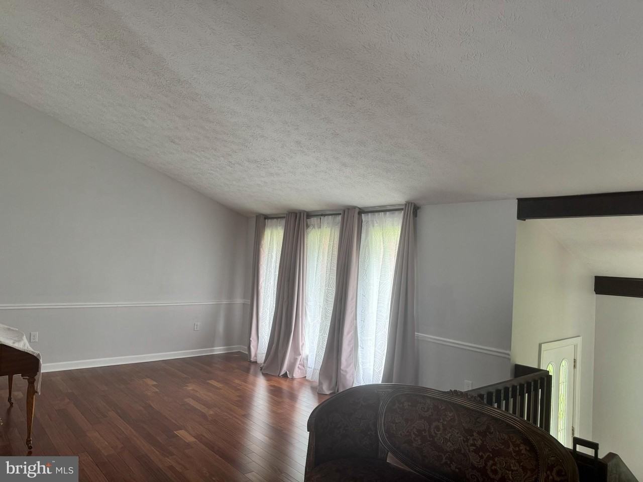 3424 Shady Ln - Photo 4 of 18