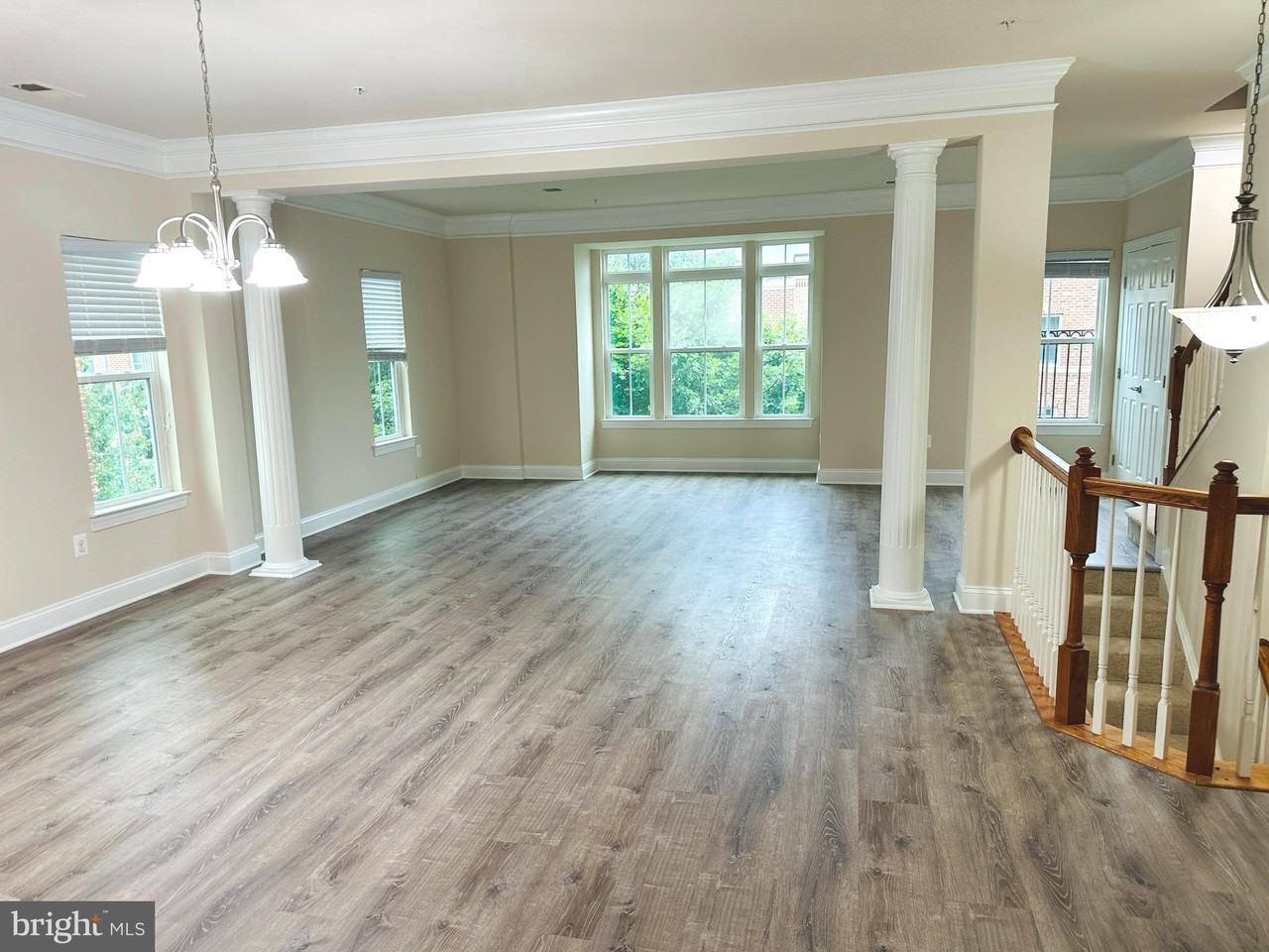 343 Community Center Ave - Photo 2 of 25