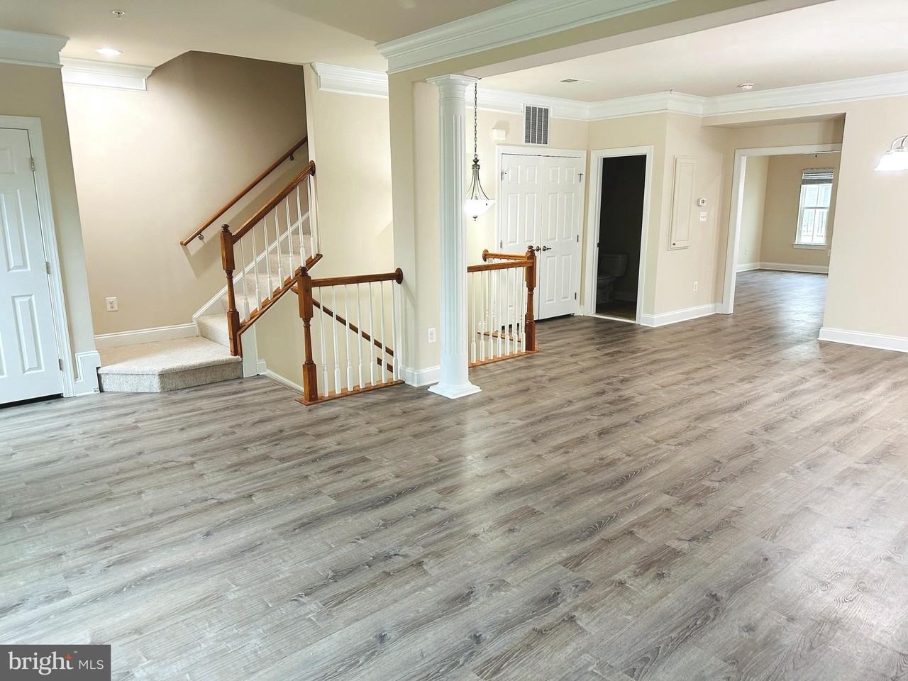 343 Community Center Ave - Photo 5 of 25