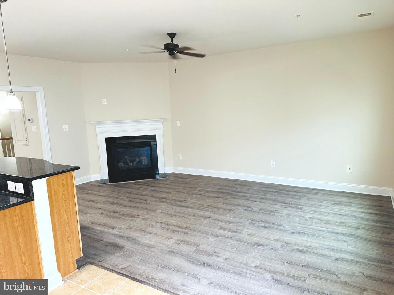 343 Community Center Ave - Photo 7 of 25
