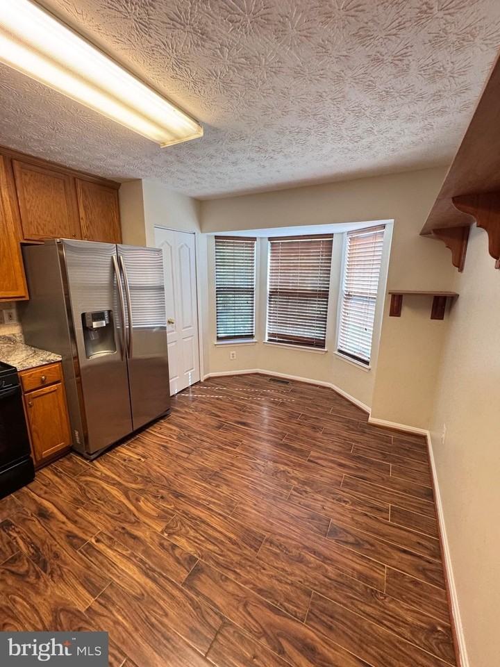 9805 Doubletree Ter - Photo 5 of 24
