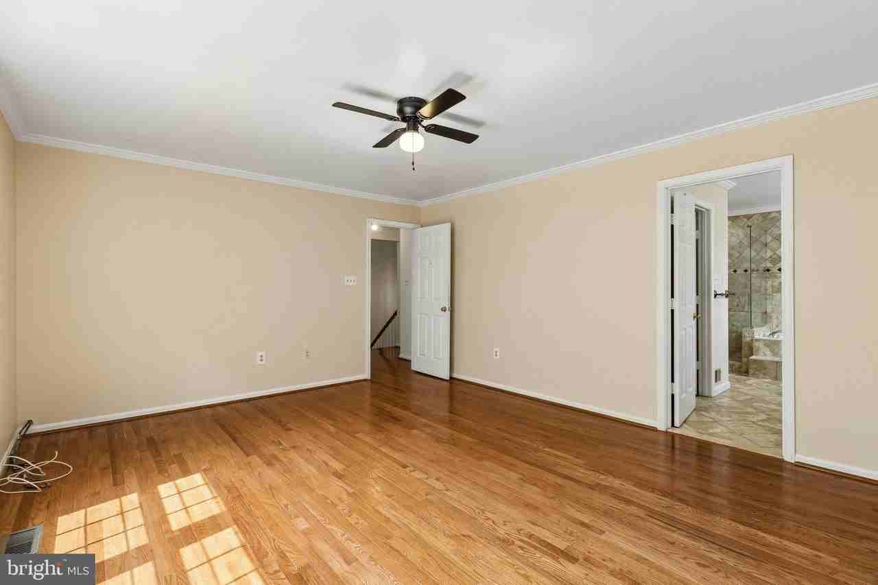 820 Chatsworth Dr - Photo 7 of 16