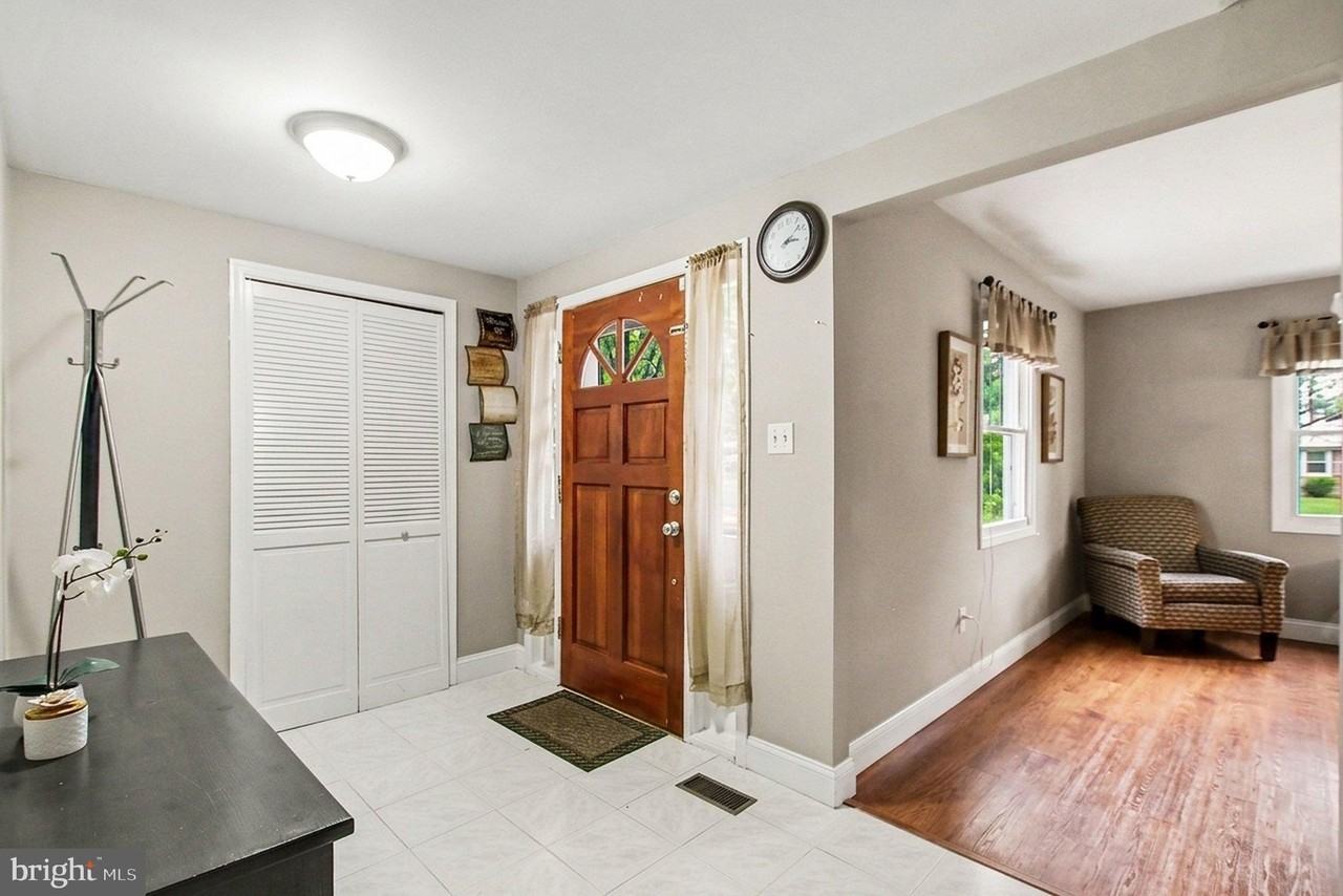 1405 Peachwood Ln - Photo 4 of 35
