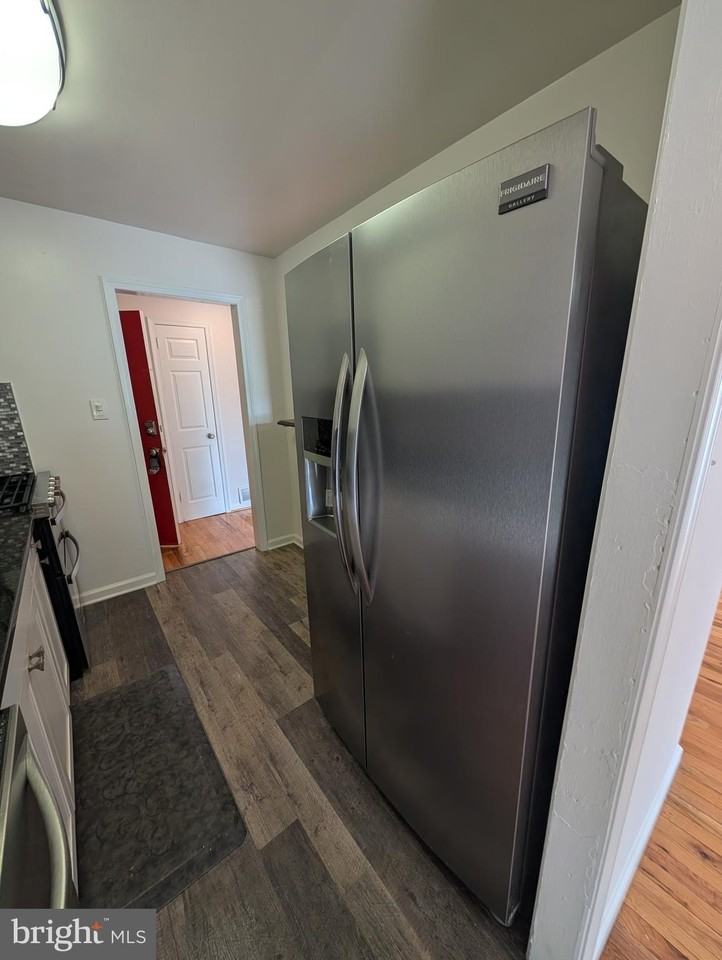 7103 Donnell Pl #D5 - Photo 4 of 15