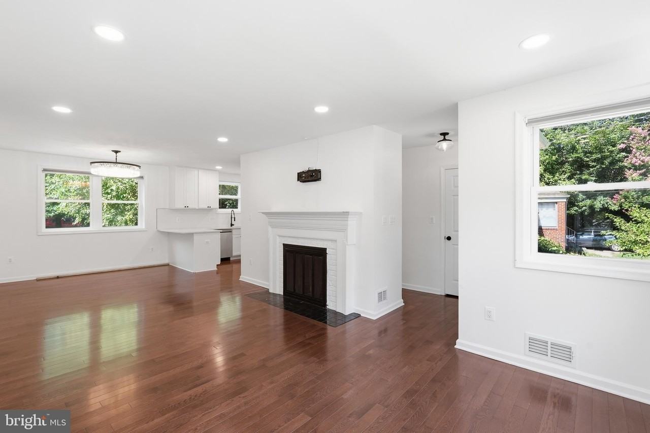 1921 Ruatan St - Photo 2 of 18
