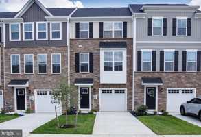 featured image of 6 Foxwood Dr