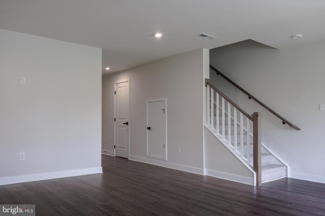 6 Foxwood Dr - Photo 7 of 29