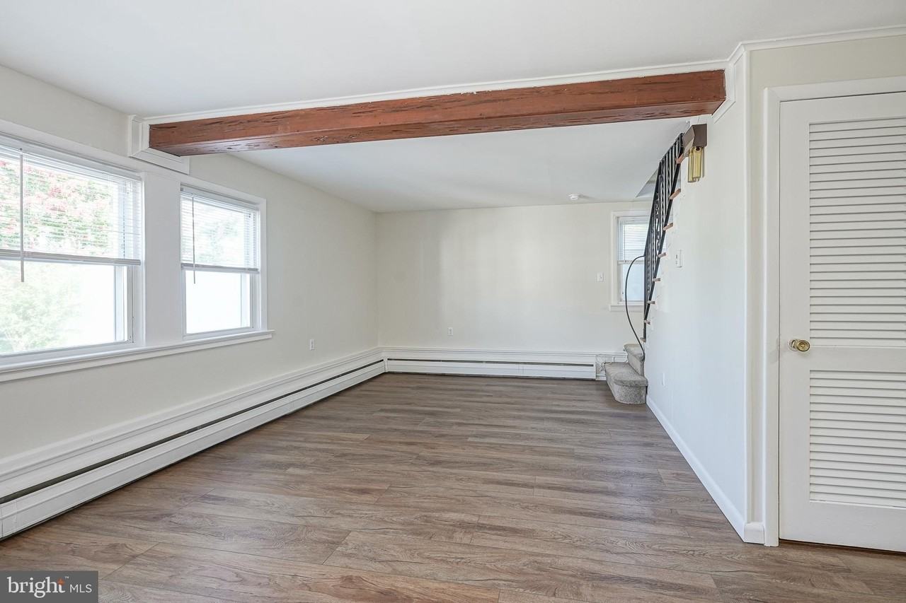 136 N Read Ave #B - Photo 3 of 20