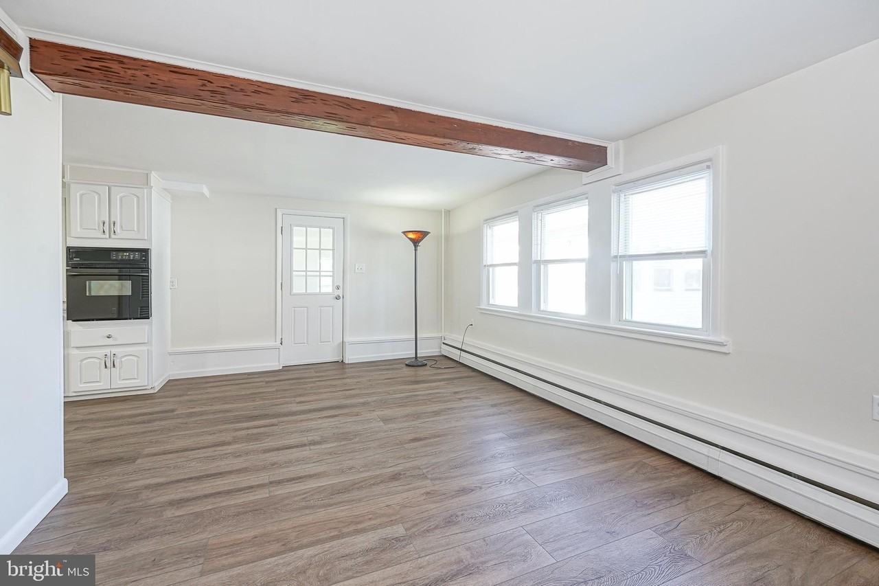 136 N Read Ave #B - Photo 5 of 20