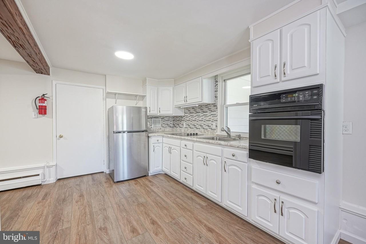 136 N Read Ave #B - Photo 6 of 20