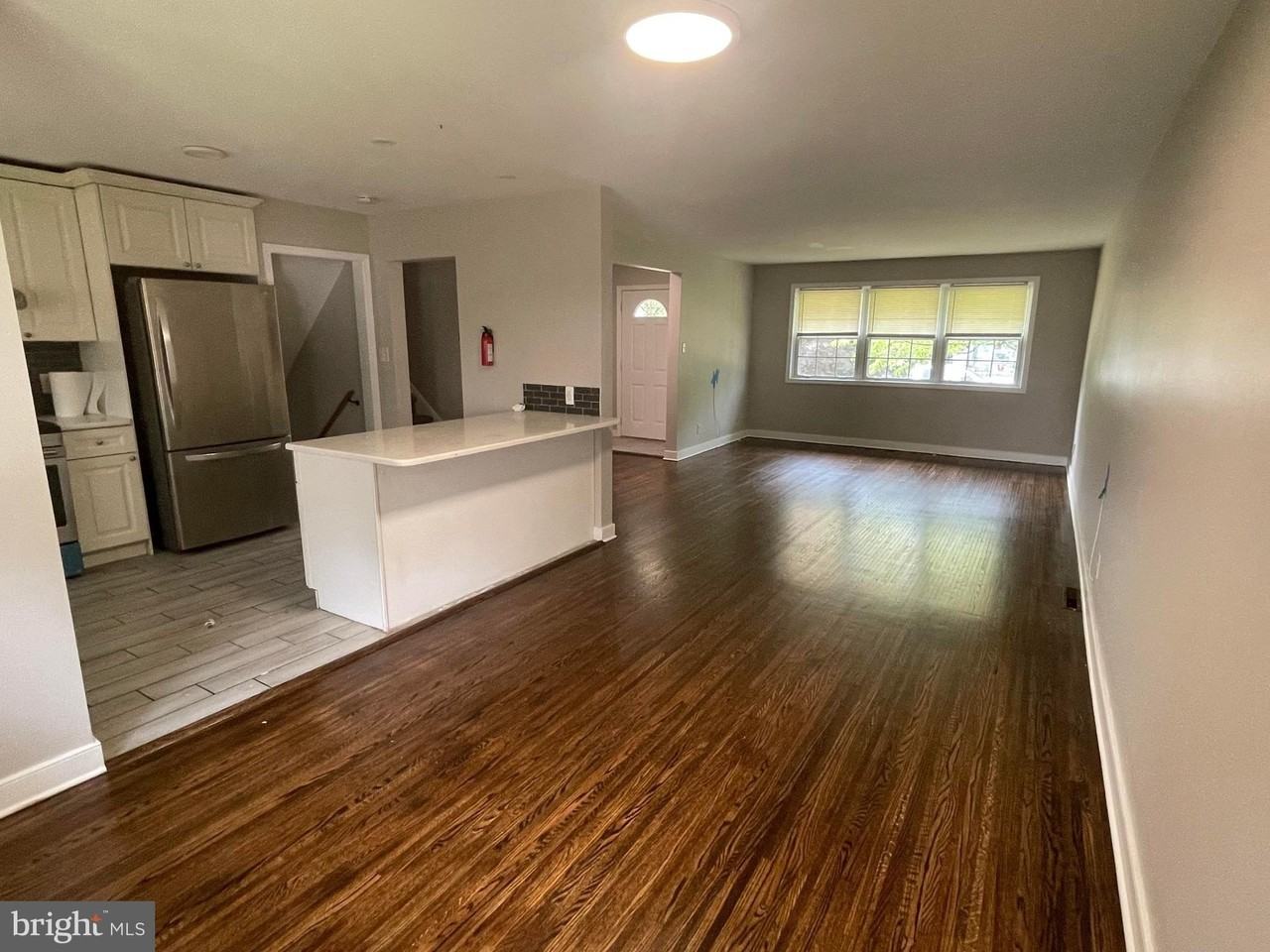 209 Maine Ave - Photo 6 of 27