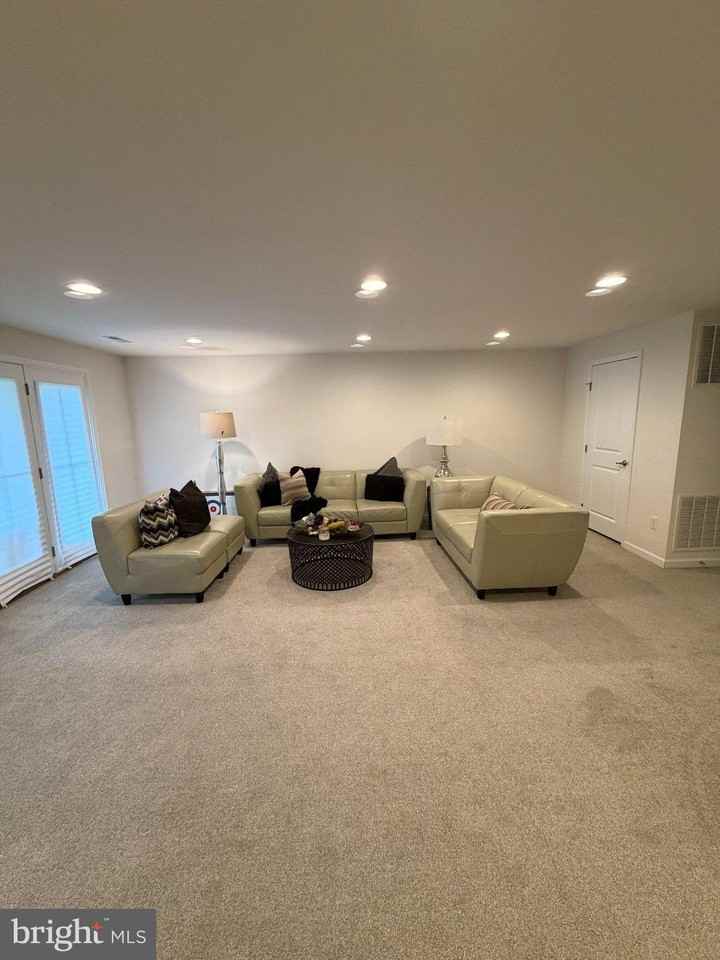 200 Iannelli Rd - Photo 4 of 27