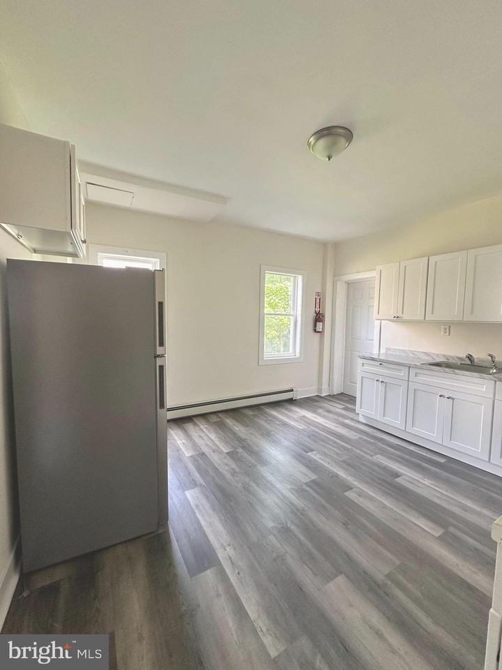 702 Martin Luther King Jr Blvd - Photo 5 of 18