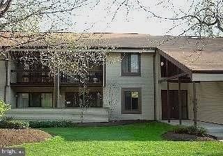 11 Twin Rivers Dr #M - Photo 2 of 25