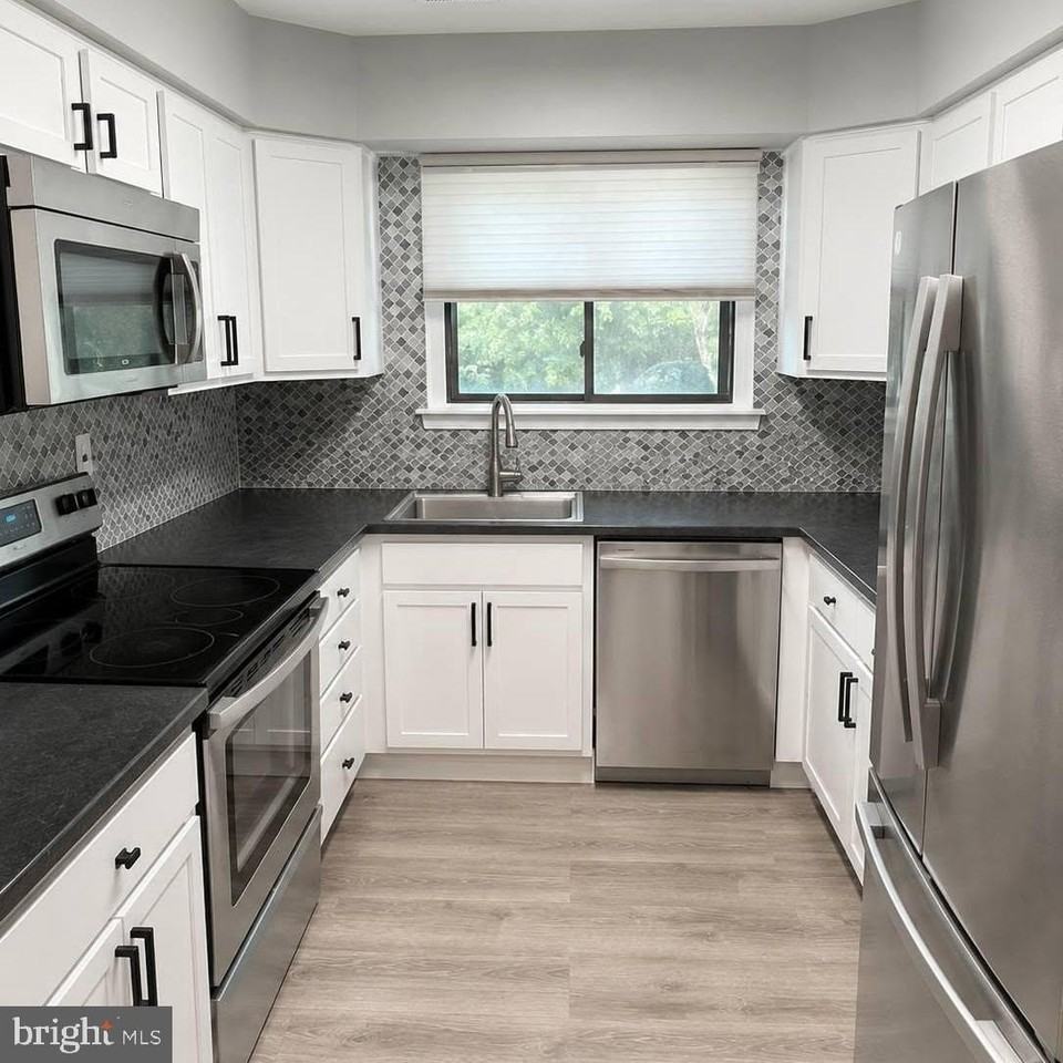 28 Heather Ct - Photo 3 of 7
