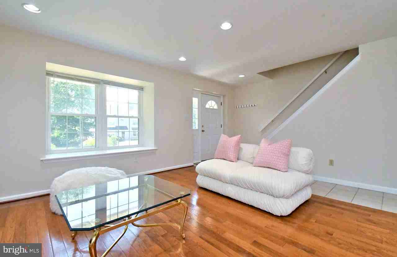2489 Hillendale Dr - Photo 4 of 50