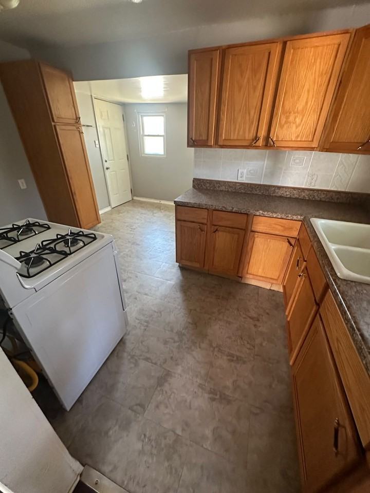 103 N Florida St #1 - Photo 5 of 6