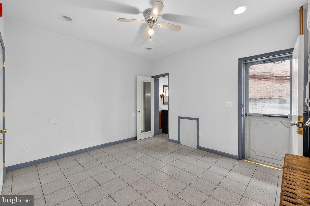 1425 Jackson St #1R - Photo 5 of 21