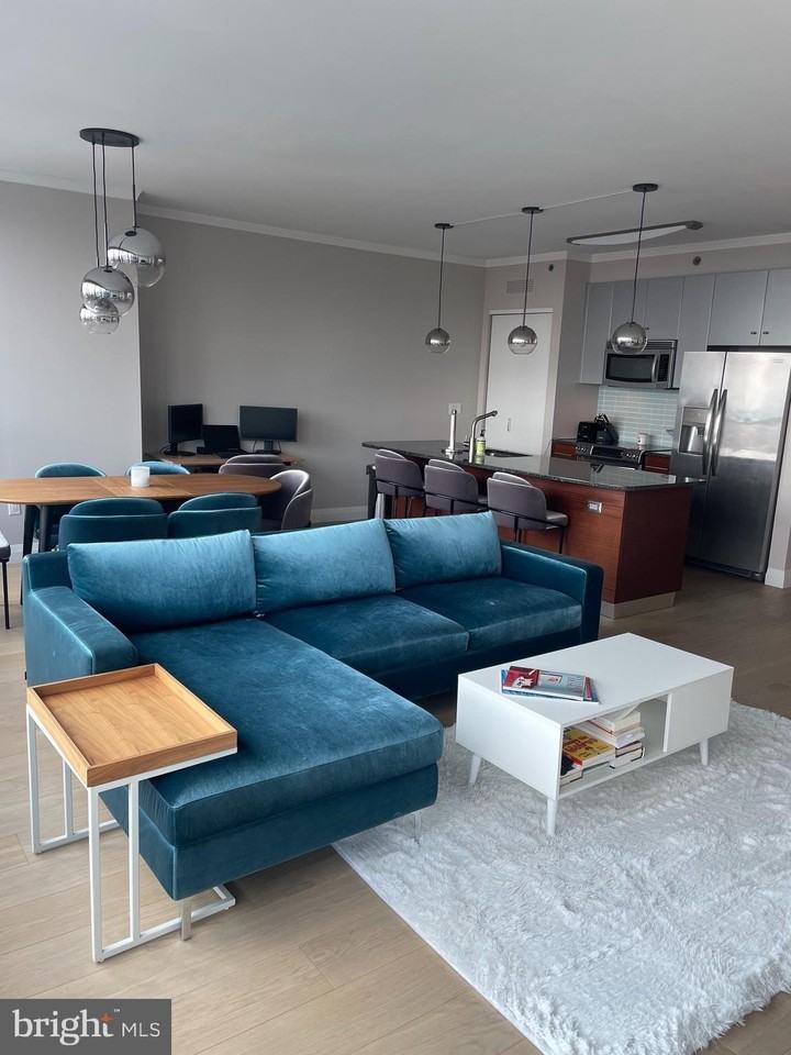 2101 Market St #2404 - Photo 4 of 13