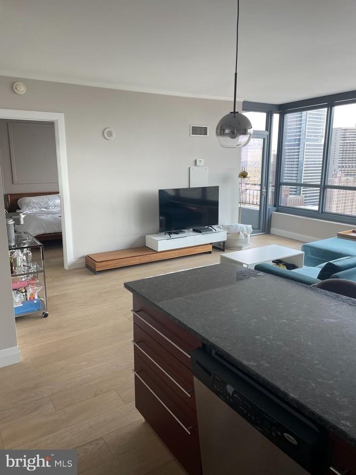2101 Market St #2404 - Photo 6 of 13