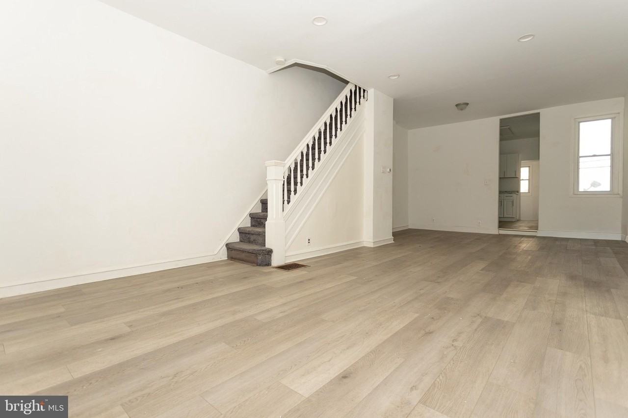 1942 E Pacific St - Photo 5 of 19