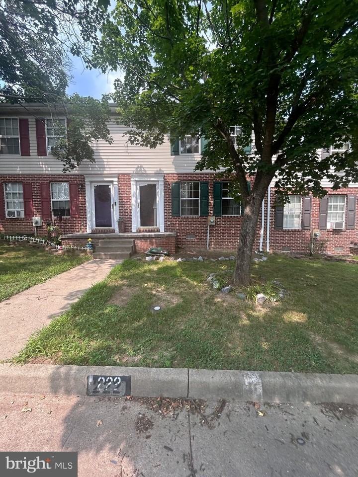 222 Waterford Ln - Photo 4 of 20