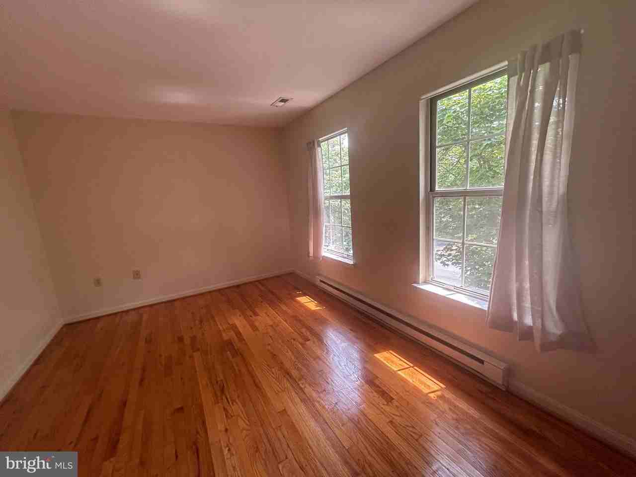 222 Waterford Ln - Photo 6 of 20