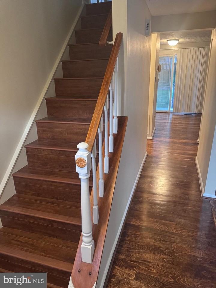 13767 Cabells Mill Dr - Photo 2 of 17