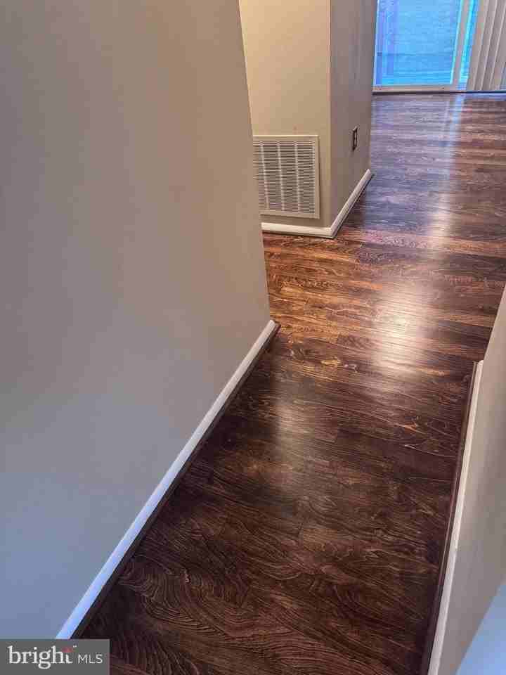 13767 Cabells Mill Dr - Photo 3 of 17
